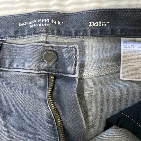Great Condition - BR Traveler Jeans. Only worn once! Light jeans 33x30, slim fit - Picture 2 of 3